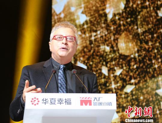 8ںӱʡSοhӰҕС(zhn)bϵӰƬMichael Uslan^bcЇĹ¡ z