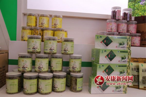 hꎸʳƷ“”ɞ鱊οُ͓“c(din)”        z_meitu_17.jpg
