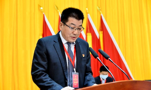 3.陜焦公司副總經(jīng)理、黃陵煤化工公司黨委書記孫潤錄作黨委報告.JPG