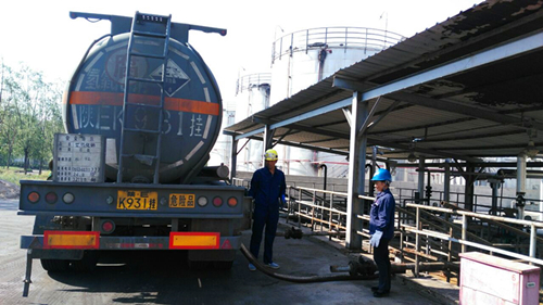 堿液卸車_副本.jpg